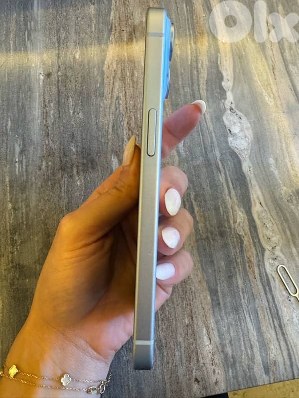 iphone 15 for sale - super clean 0 scratch used only for 1 year 4