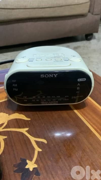 راديو عدد ٢ ماركة sony بيشتغل على ١١٠وات
