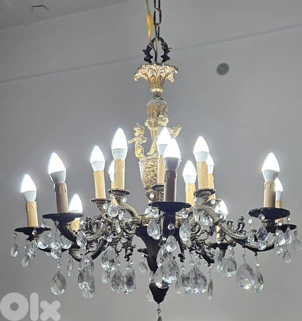 Chandelier 0