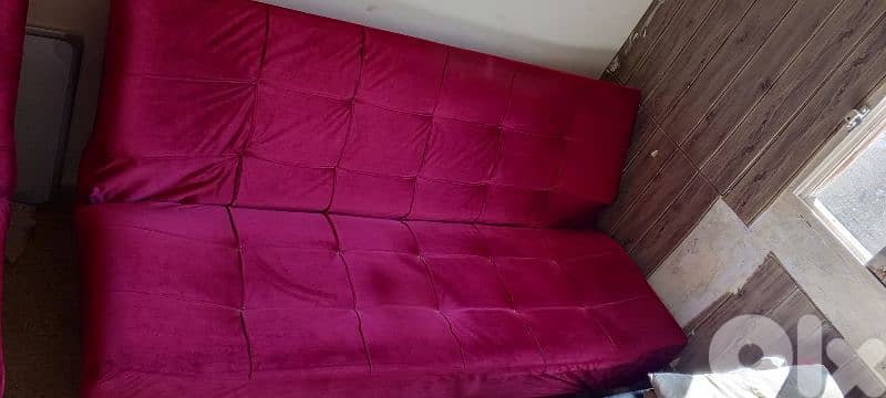 sofa /3/ ( 1 kbire & 2 wasat) byefta7o bsiro takhet w ktir ndaf 2