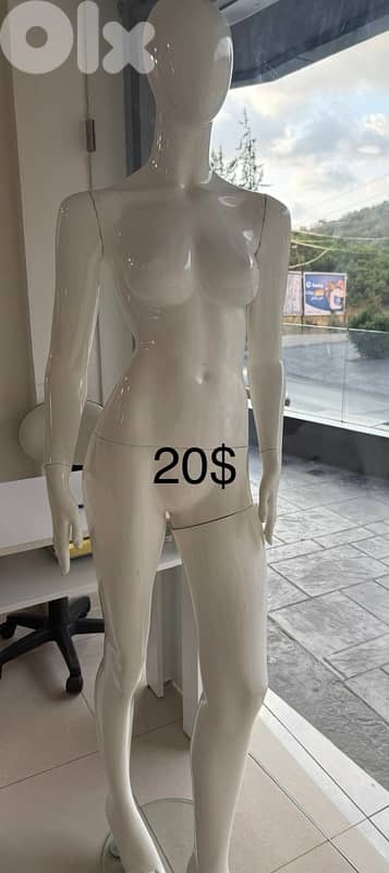 nail polish gelish gel and normal hair extensions mannequin 9