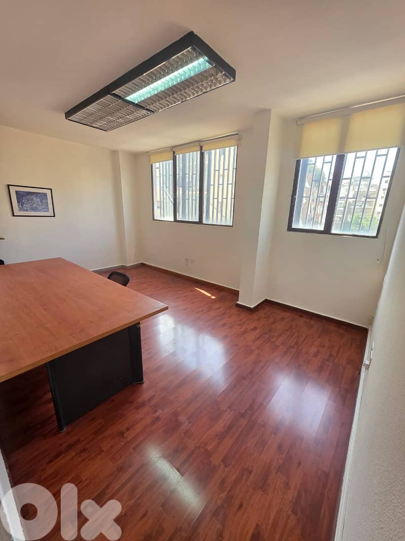 Office for rent in Sin El Fil مكتب للإيجار في سن الفيل 0