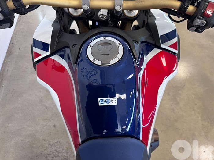 LOW Miles. Manual shift. Loaded & Very Clean 2017 Africa Twin 1000cc 1