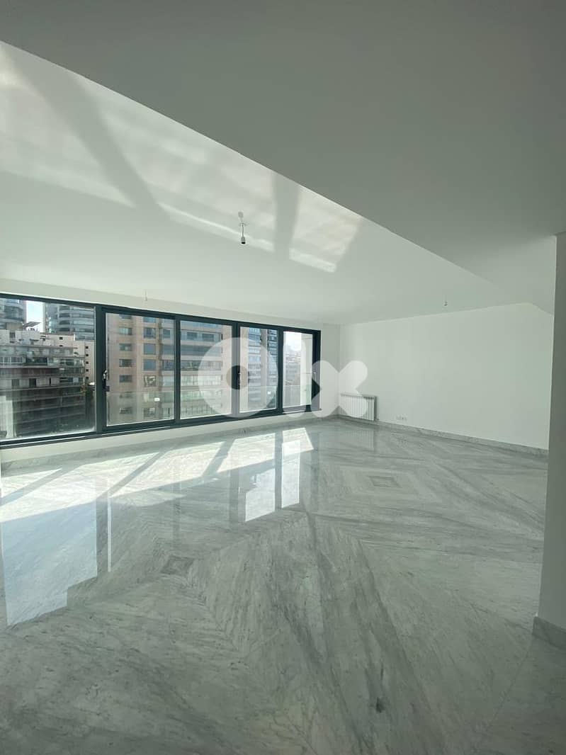 Luxurious Apartment for Sale in Ain Al Mraiseh 0
