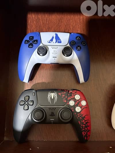 PlayStation 5 controllers