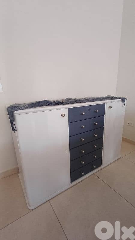 Dressoir  only for 60$ 1