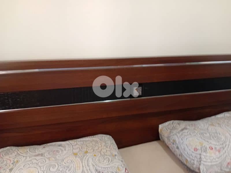 king size bed 1