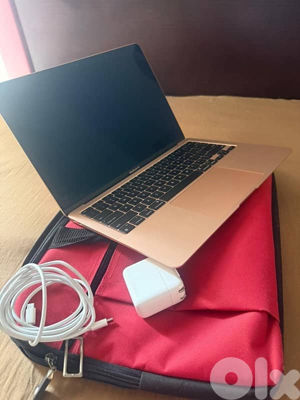 Macbook Air M1 2020 95% battery 1