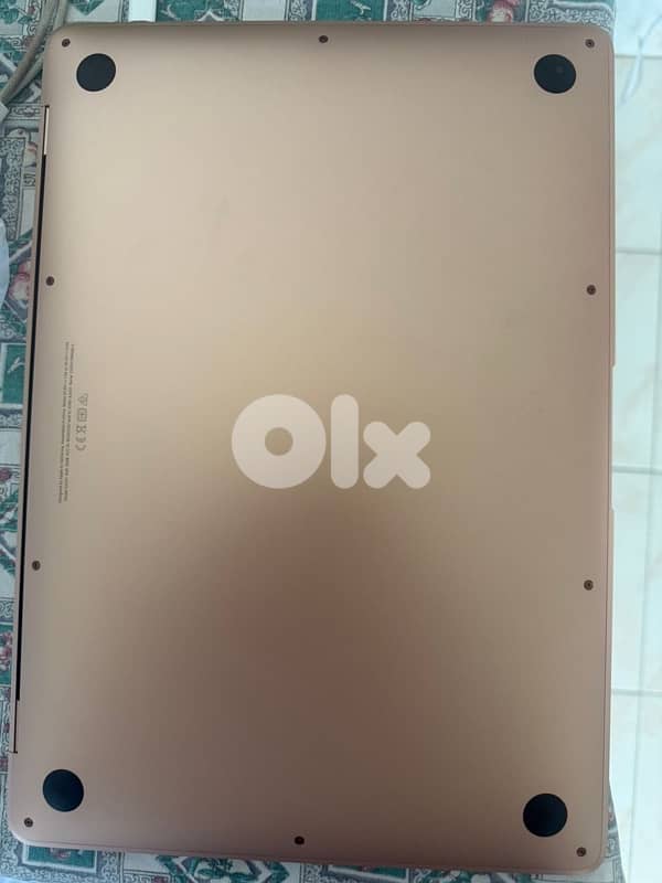 Macbook Air M1 2020 95% battery 6