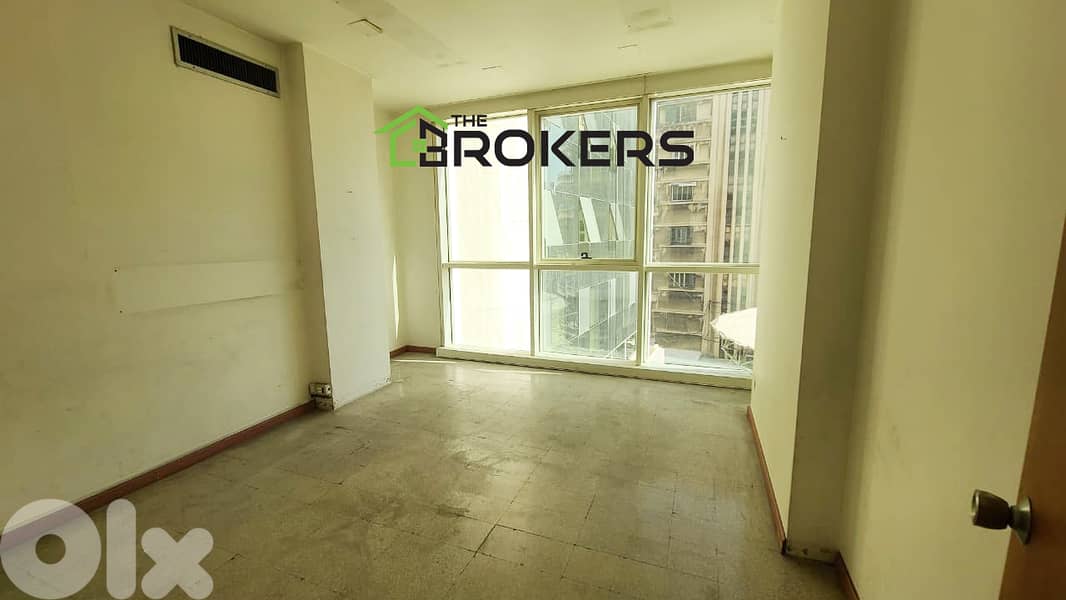 Office for Rent in Hamra مكتب للايجار في الحمرا 0