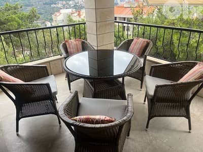 round table and chairs
