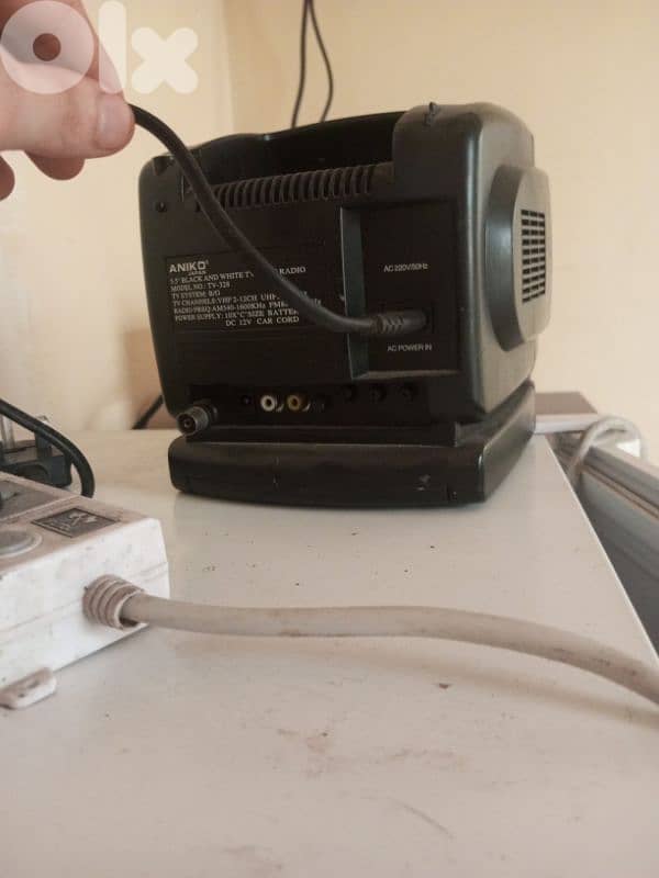 Aniko mini portable TV and AM/FM radio receiver model TV -328 4