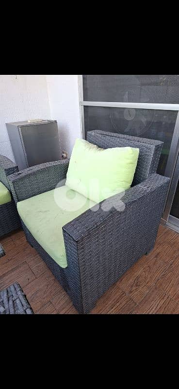 Used Outdoor Resin Set 4