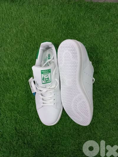 اسبدرين حذاء adidas  نمرة 43 shoes original