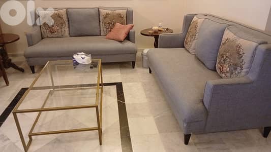 salon 3 seaters (2) + 2 single arm chairs + middle Table