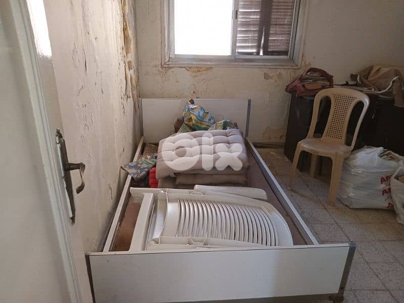 single and half beds 0