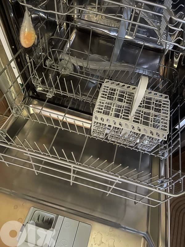 dishwasher ariston جلاية 1