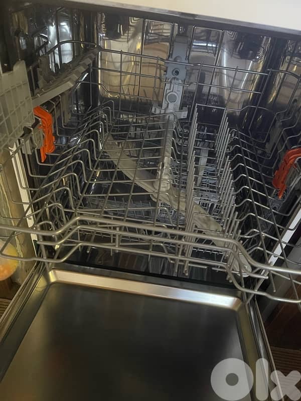 dishwasher ariston جلاية 2
