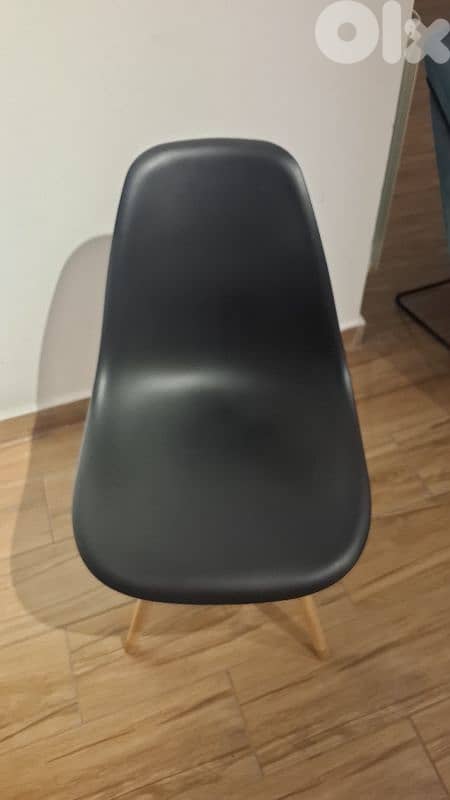 Dining table and chairs for sale 2