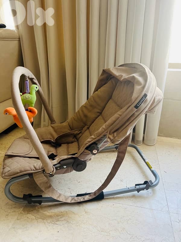 baby rock seat or bouncer 1