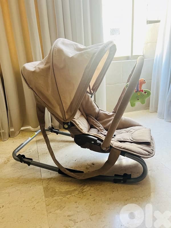 baby rock seat or bouncer 4