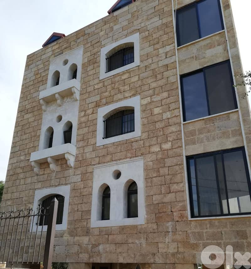 Luxury Villa for Rent in Amchit - 700m² with Panoramic Sea & Mountain 0