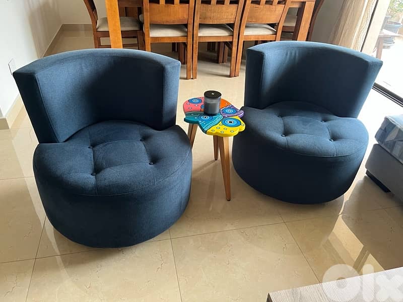 Sitting room L shape 5 pieces with 2 cushions in very good conditions. 9