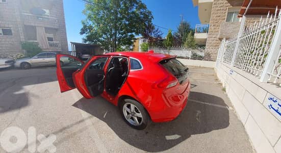 Volvo V40 T3 2016 — Full Options | Premium Spec | Excellent Condition