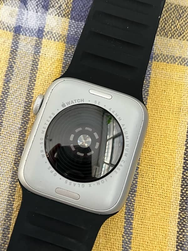 apple watch SE 2nd gen 1
