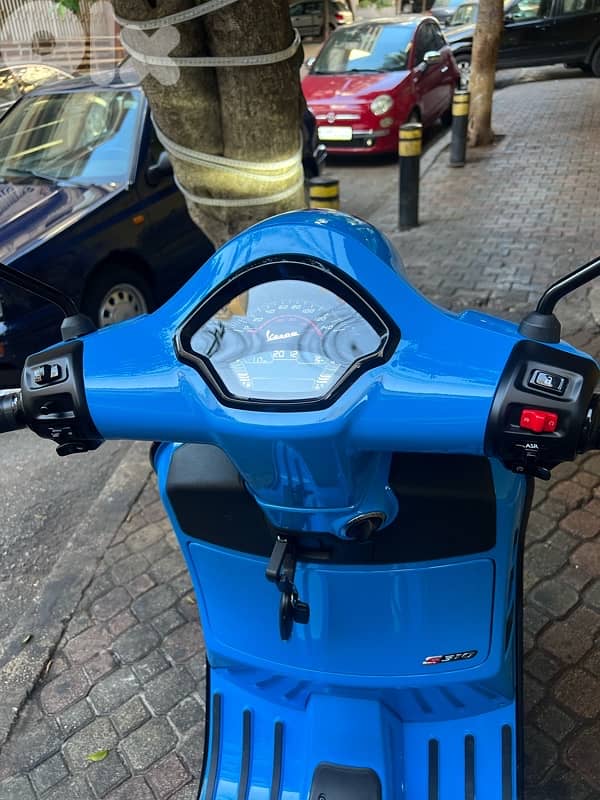 2025 Vespa GTS super S310 okm 12