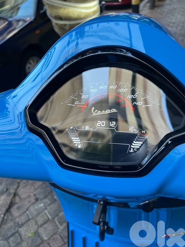 2025 Vespa GTS super S310 okm 13
