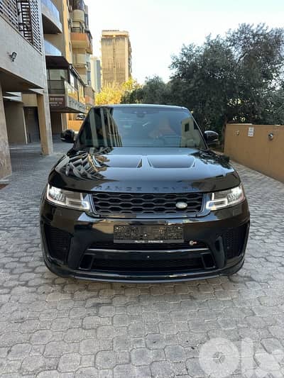 Range Rover Sport SVR 2018 black on black & basket (clean carfax)