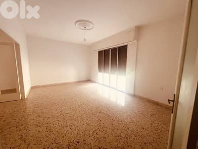 Achrafieh Carré d’or Vintage Sunny 160m2 Balconies Parking Elevator