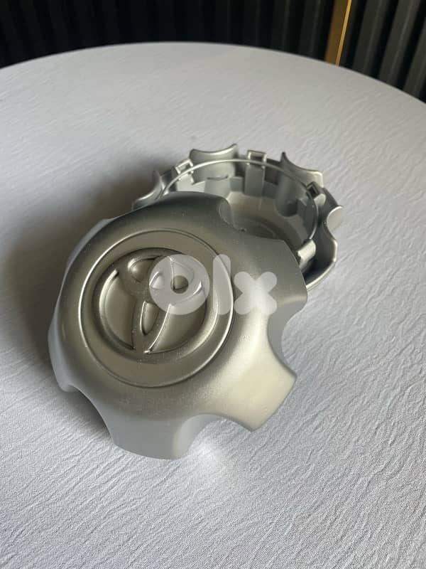 Toyota Prado, Land Cruiser, tundra, Sequoia 2005-2007 Center Hub Cap 2