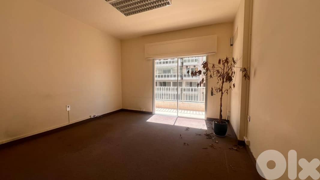 Apartment for Rent in Badaroشقة للإيجار في بدارو 0