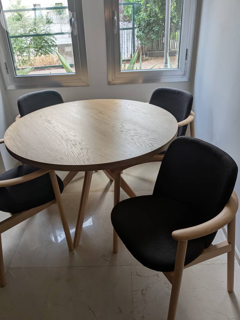 Dining table and 4 chairs 2