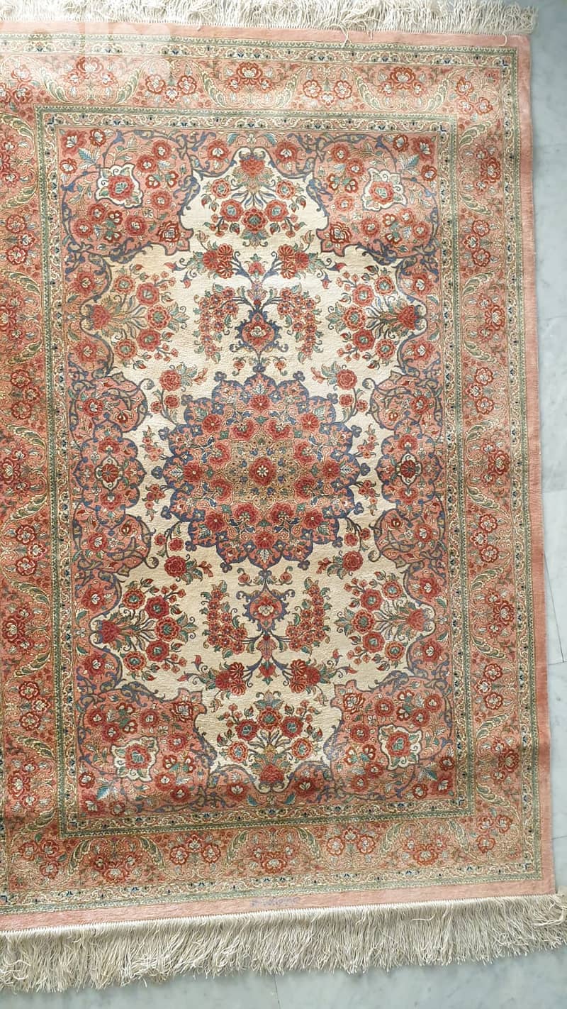 Iranian carpet 0