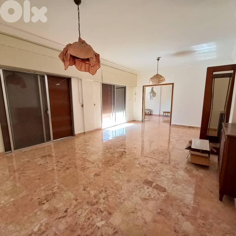Semi Furnished apartment of 200sqm in Zalka for rentشقة نصف مفروشة بمس 0
