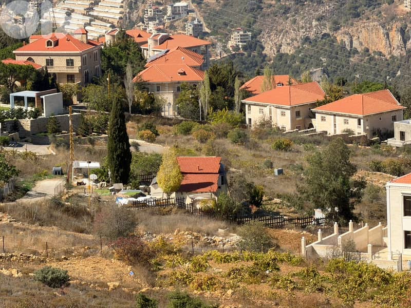 Land taazanieh (bhamdoun) 910 sqm / 200$ per meter 1