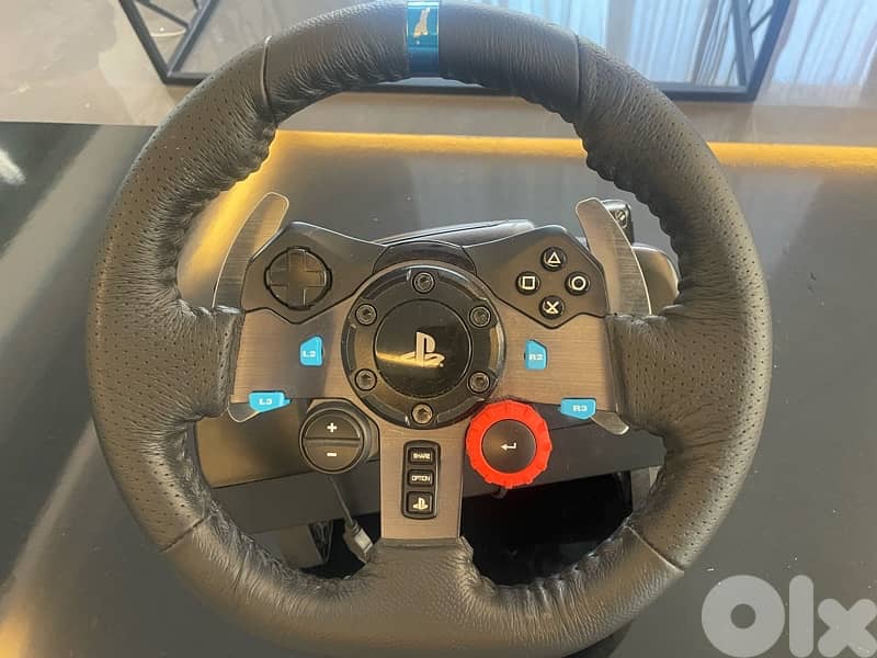 logitech g29 steering wheel for playstaion barely used 1