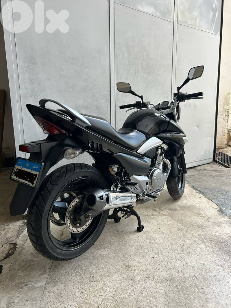 Suzuki Inazuma 250 cc 1