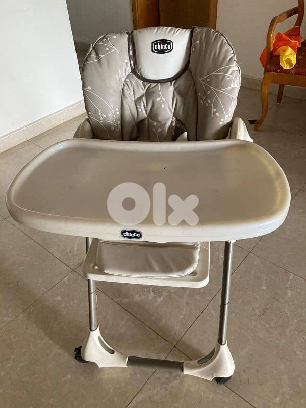 bed & high chair 3