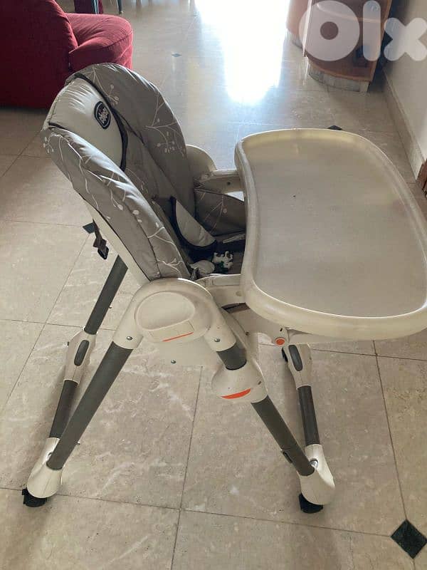 bed & high chair 4