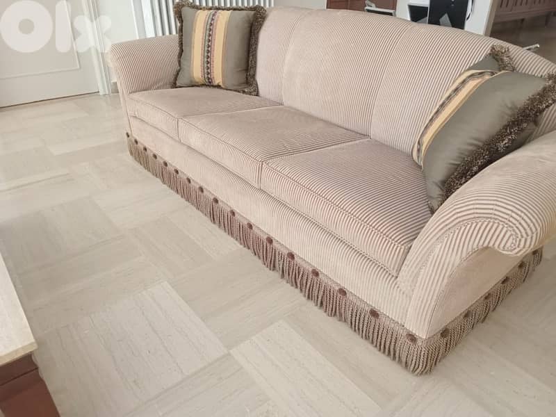 Couch + Painting 0