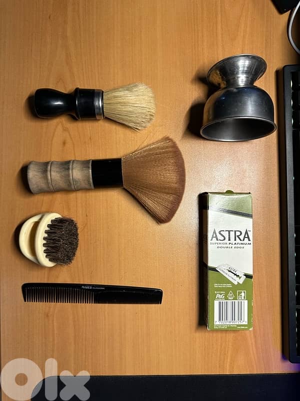 Barber starter kit - Clippers, Razors, Cape and Accessories 1