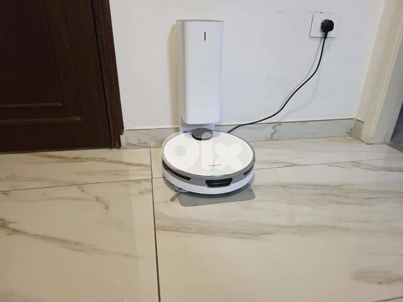 dyson wash g1 + samsung robo vac+ (under warranty) 1