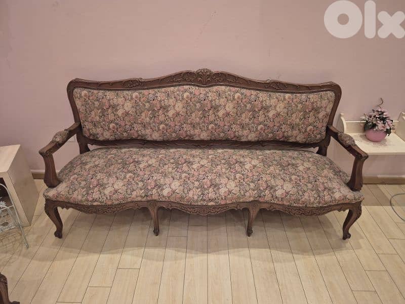 2arms chair and one sofa 0