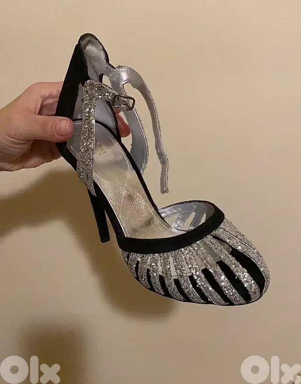 Custom-made Cinderella Heels – Size 37 – Brand New, Still in Box 0