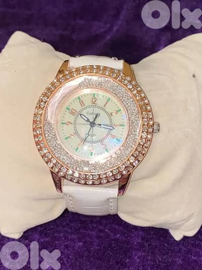 3D Watch with Moving Tiny Pearls – Brand New – USD 30