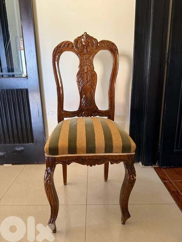 Dining Set with Matching China Cabinet 4